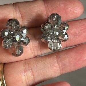 SHERMAN Elegant Silver Floral clip ons vintage Earrings 🎁